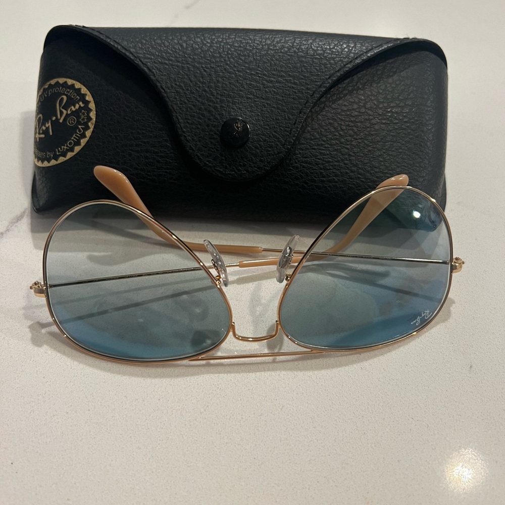 Ray-Ban Women’s Aviator Gradient Light Blue
